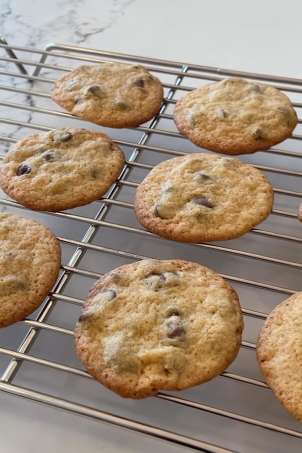 GET YOUR BAKE ON THIS HOLIDAY SEASON WITH KYLIE JENNER’S FAMOUS CHOCOLATE CHIP COOKIE RECIPE