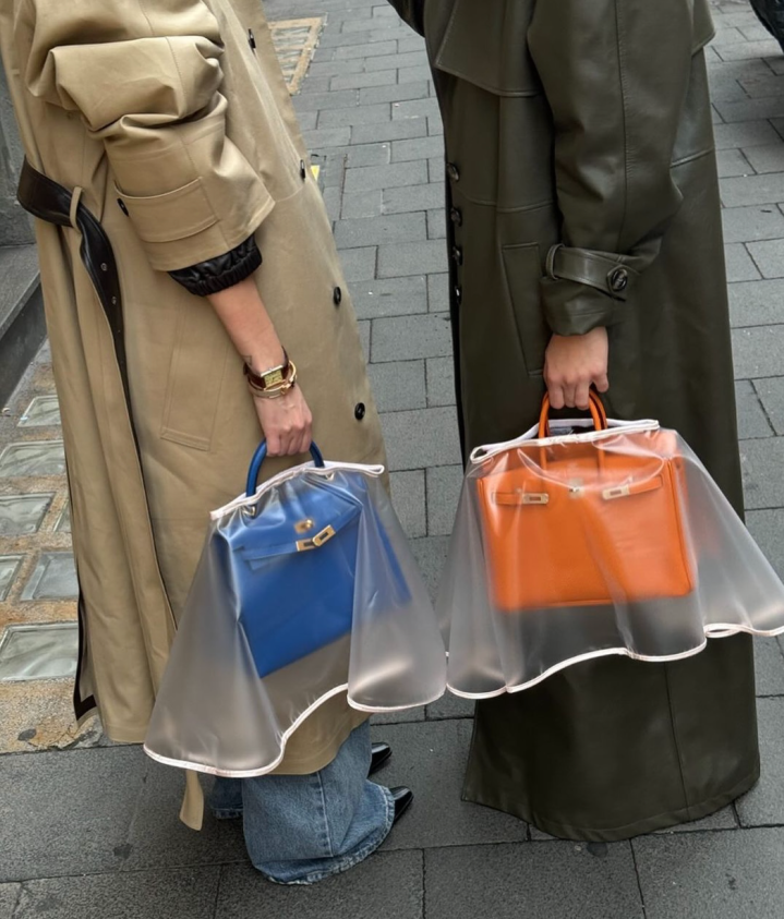 PROTECT YOUR PURSE WITH THE BAGBRELLA